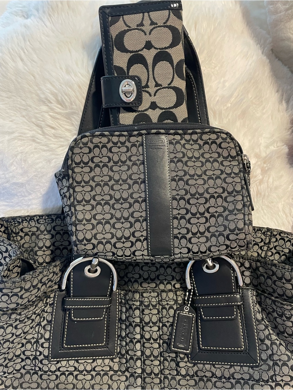 Coach Signature Canvas bag, with matching wallet and makeup bag🤎🖤🤎🖤
